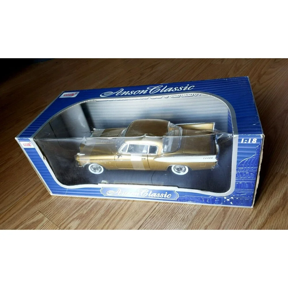 Anson Classic - 1957 STUDEBAKER GOLDEN HAWK 1:18 TIARA GOLD METALLIC White Walls